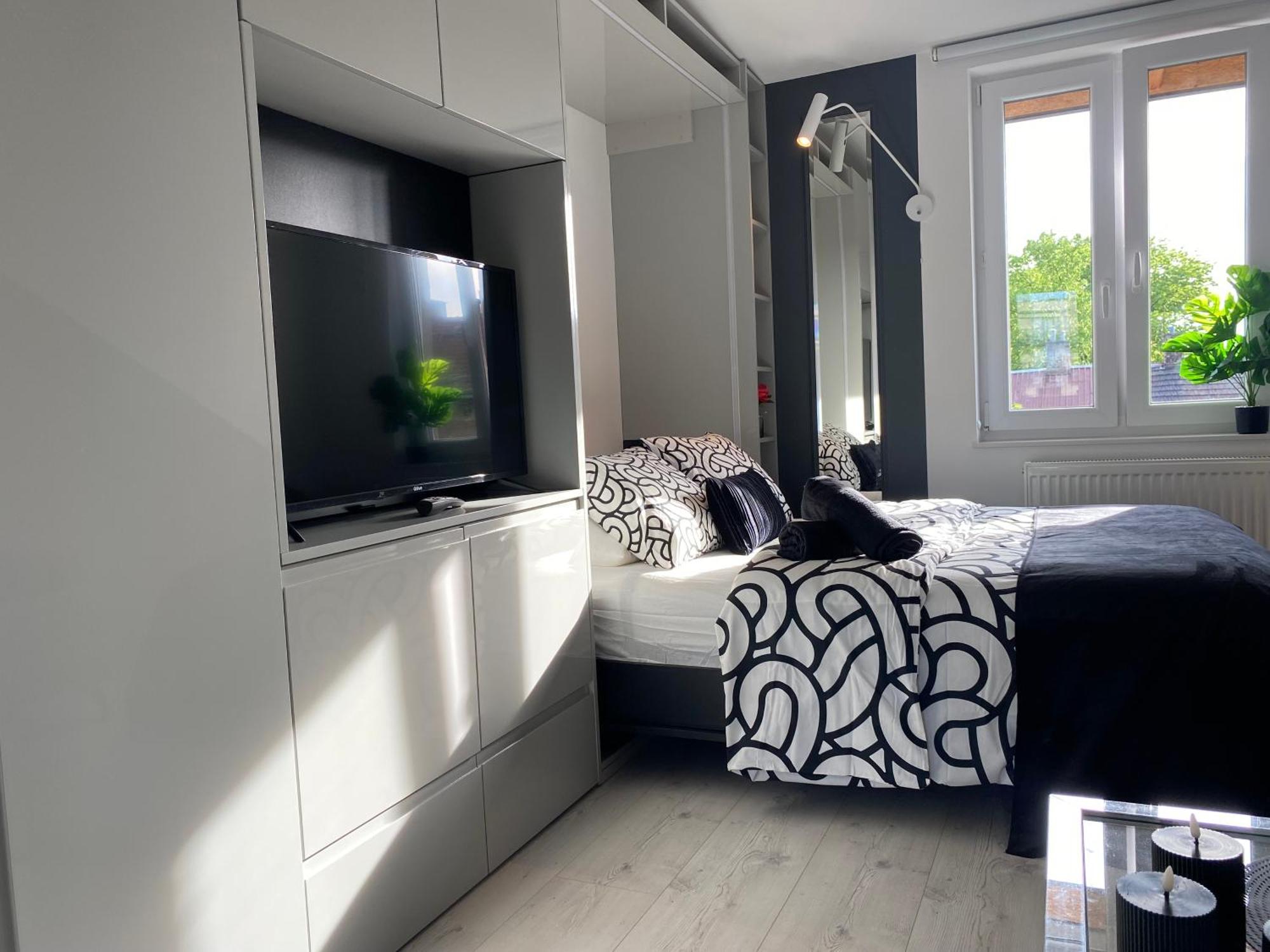 Lovers' Loft Apartment In Krakow - Orawska 7 ภายนอก รูปภาพ