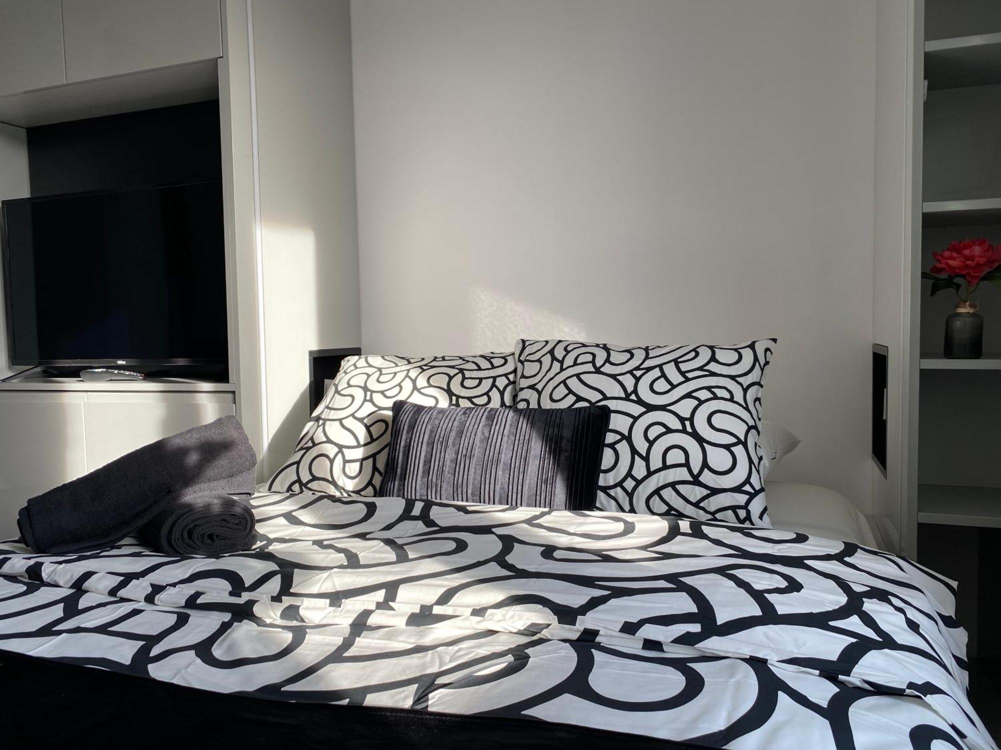 Lovers' Loft Apartment In Krakow - Orawska 7 ภายนอก รูปภาพ