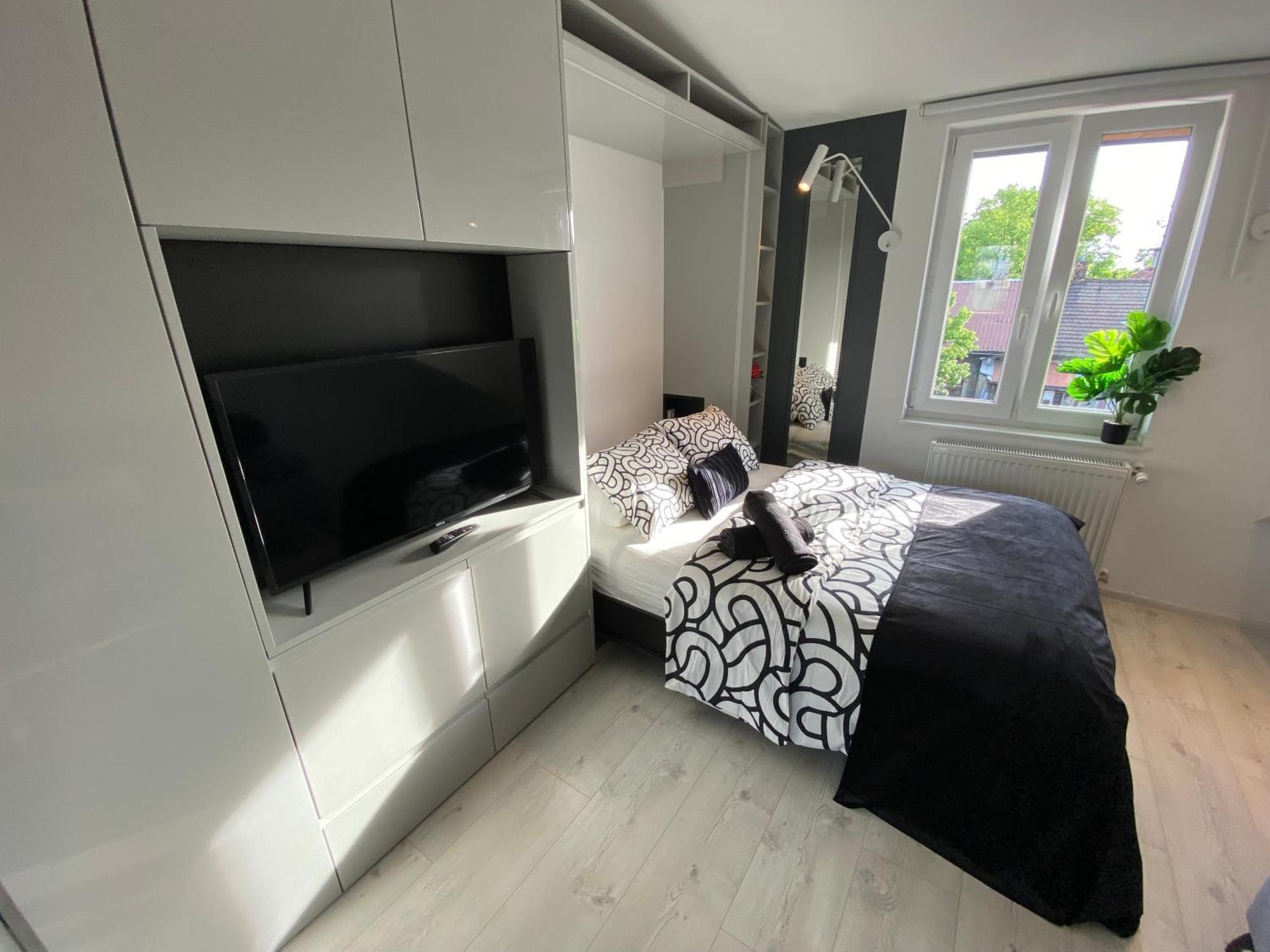 Lovers' Loft Apartment In Krakow - Orawska 7 ภายนอก รูปภาพ