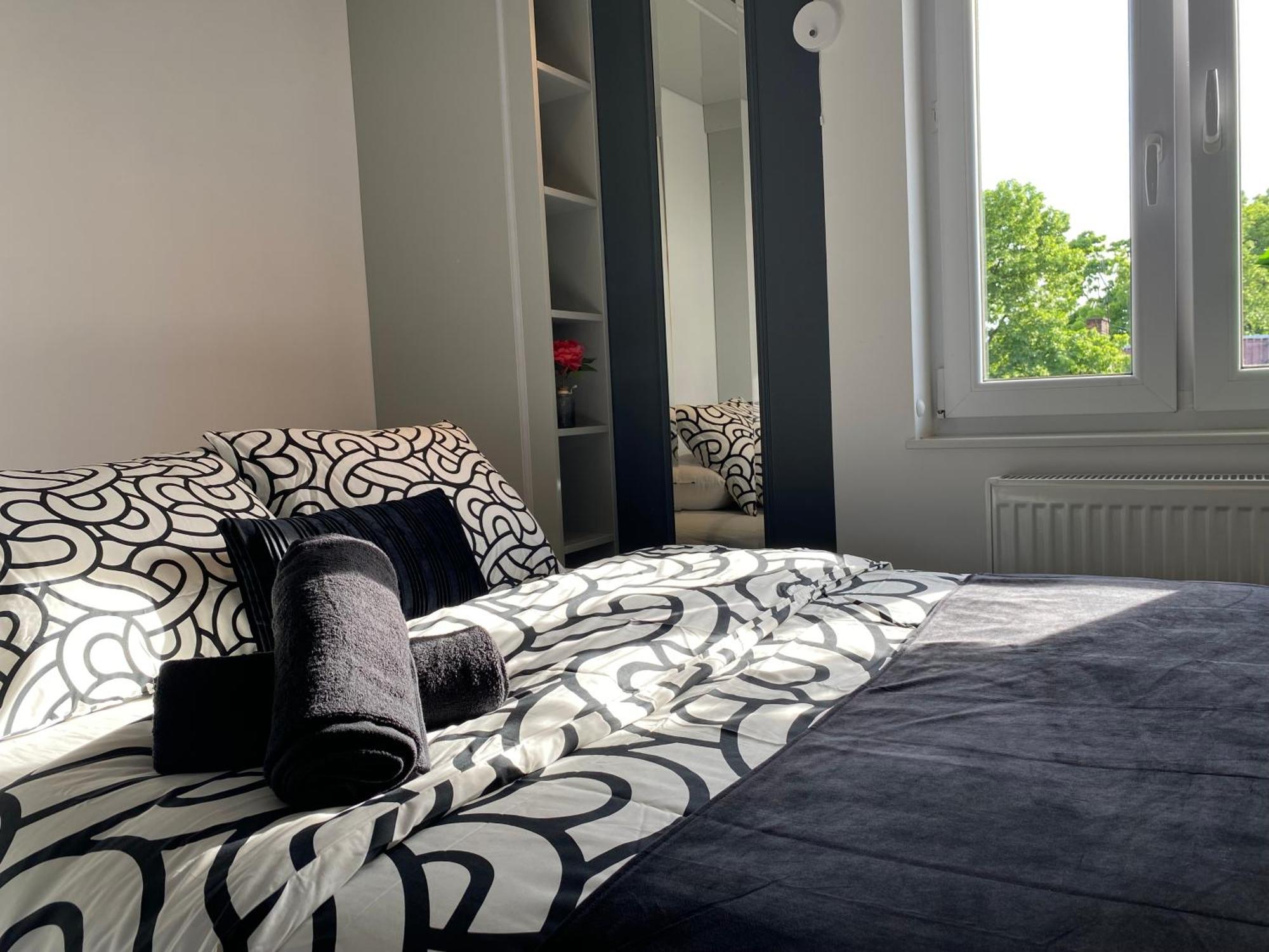 Lovers' Loft Apartment In Krakow - Orawska 7 ภายนอก รูปภาพ