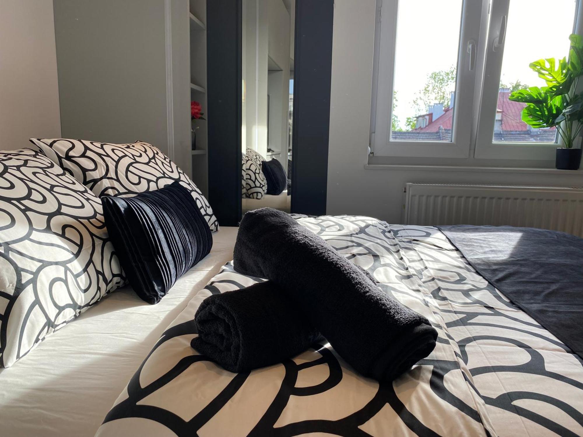 Lovers' Loft Apartment In Krakow - Orawska 7 ภายนอก รูปภาพ